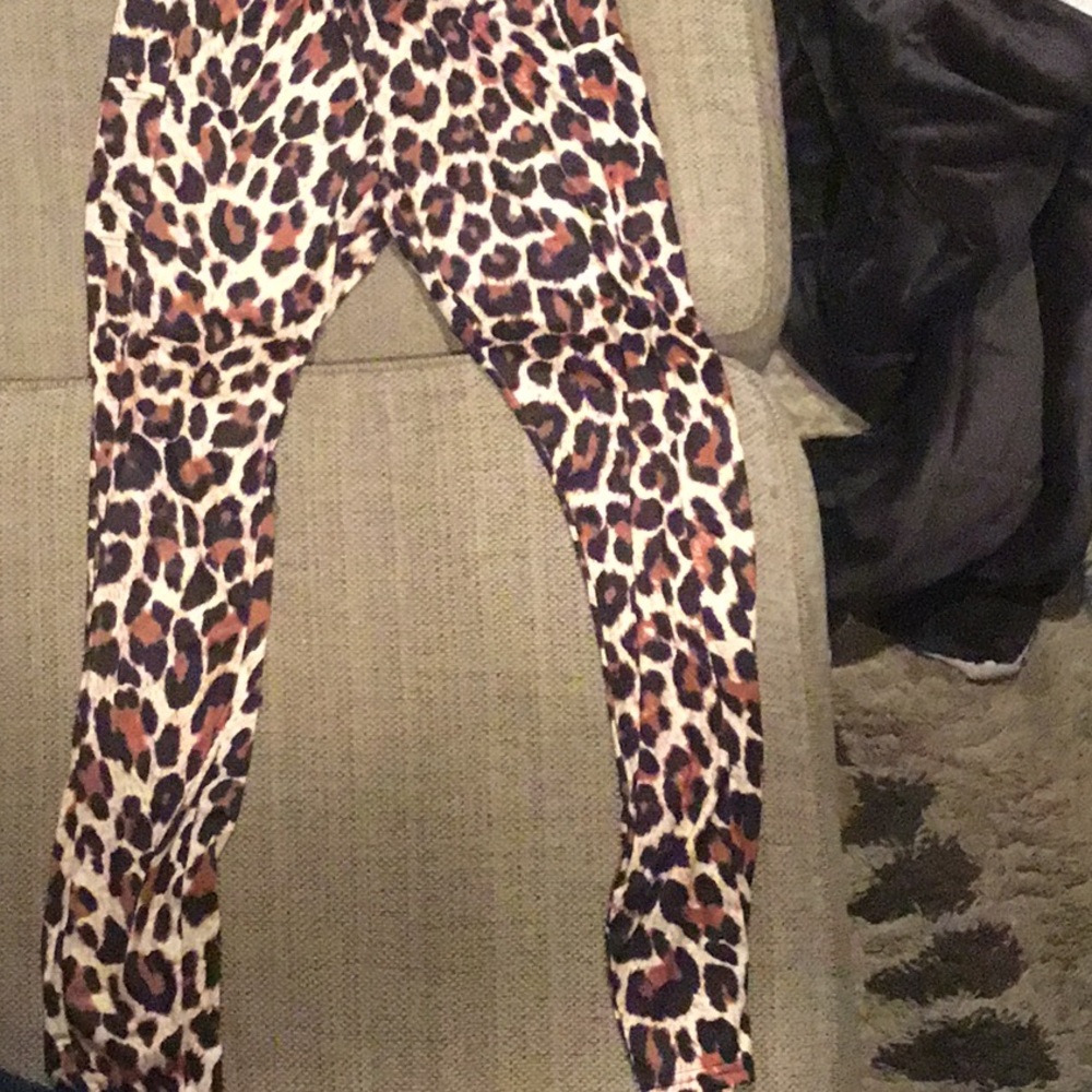 Instagram large cheetah leggings. Never been worn.